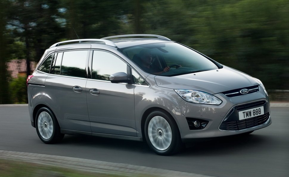 Ford C-Max con porte scorrevoli